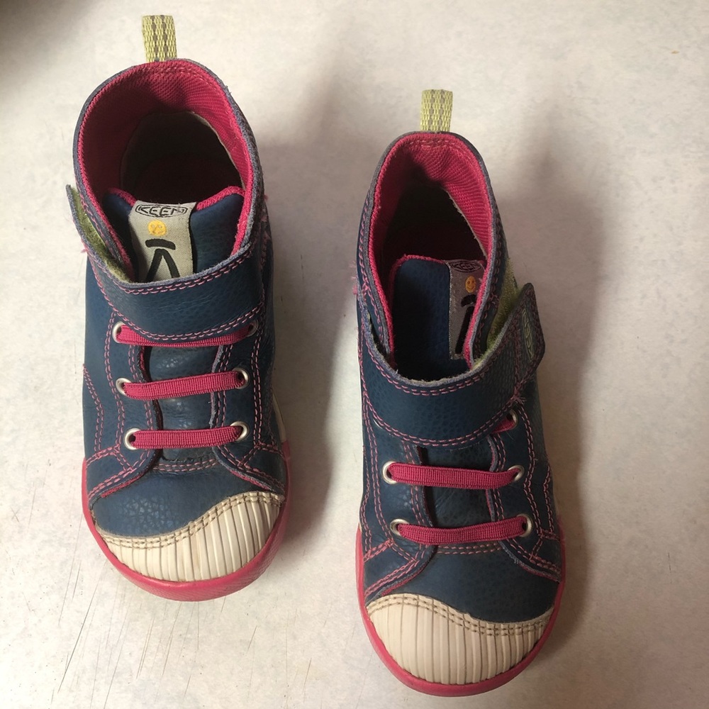 Keens size 10 toddler